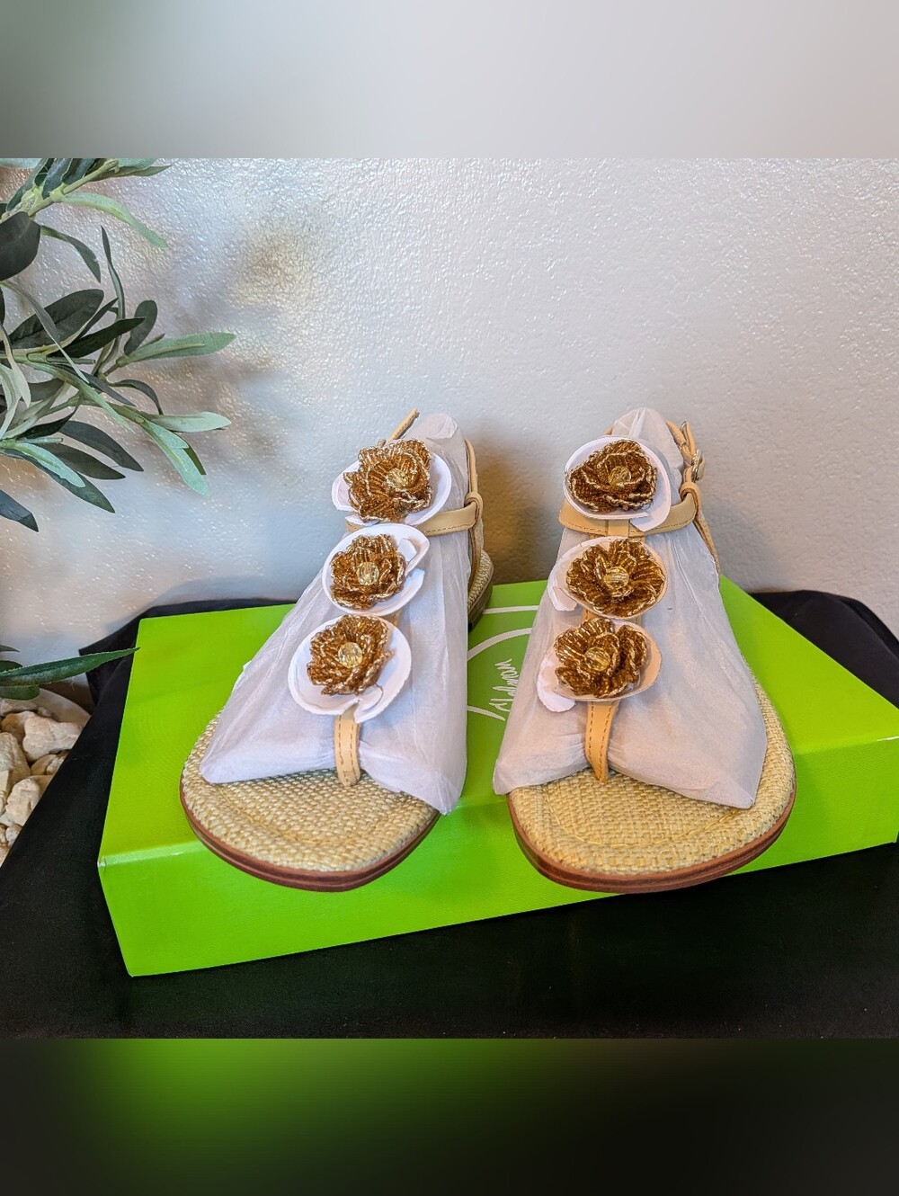 NWT! Sam Edelman Gigi Flora Embellished Thong Sandals Size 7M - Picture 5 of 6